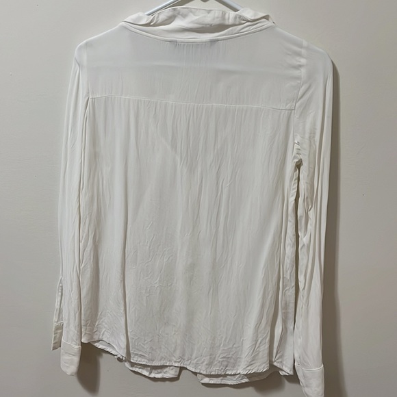 Lower cut button down - Picture 3 of 5